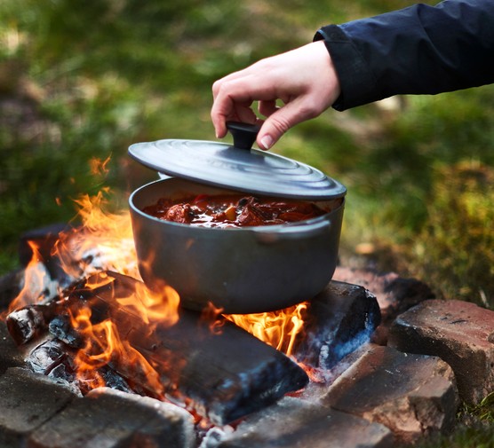 Top-10-camping-foods Wild cooking over fire